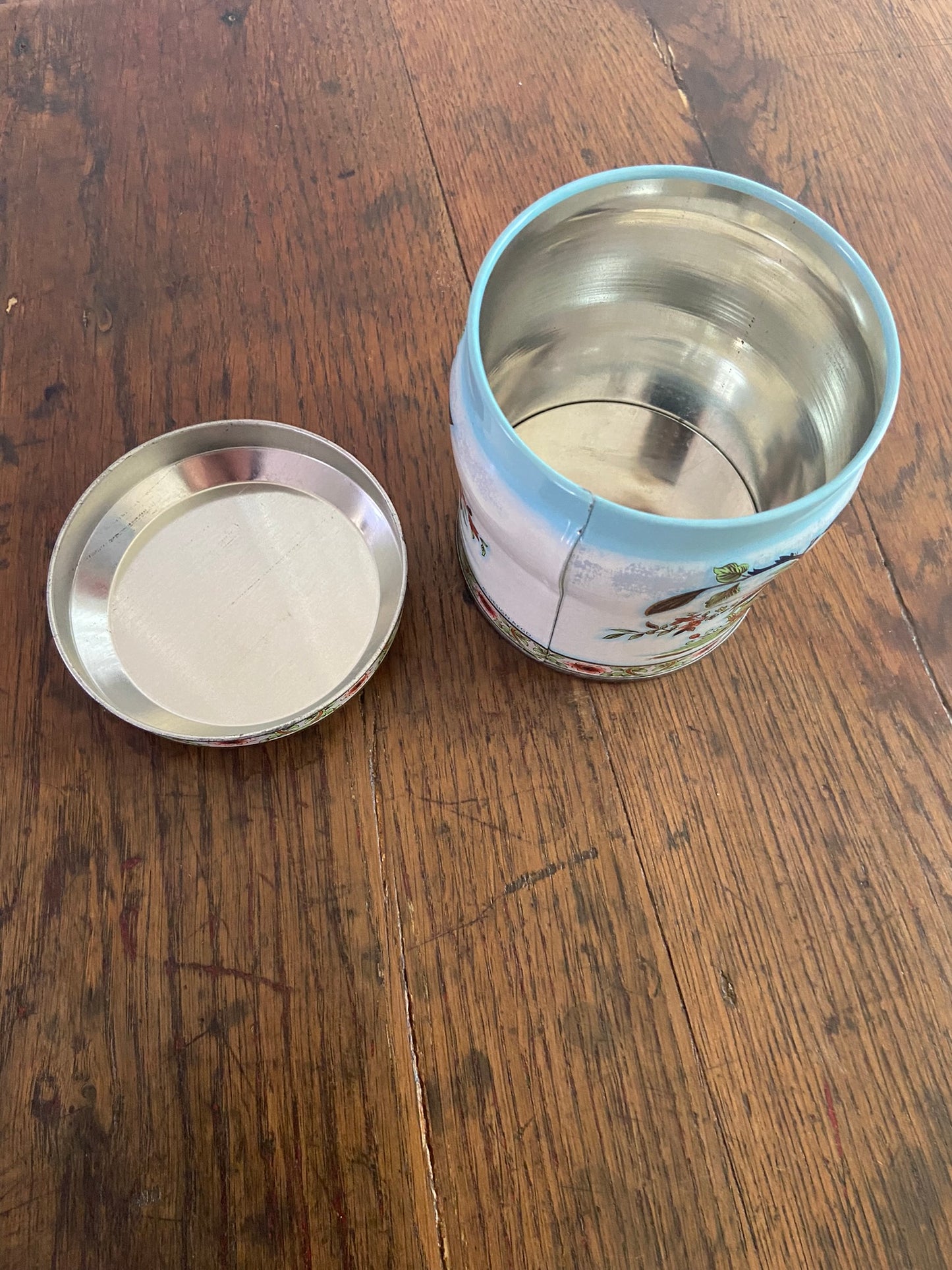 Lot de boites en métal