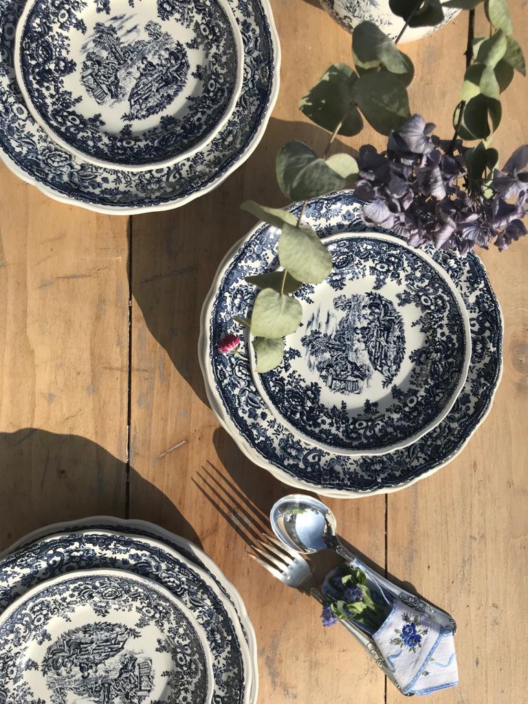 Vaisselle bleue style anglais