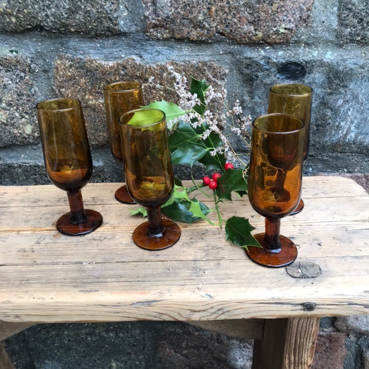 Verres Ambrés sur Pied