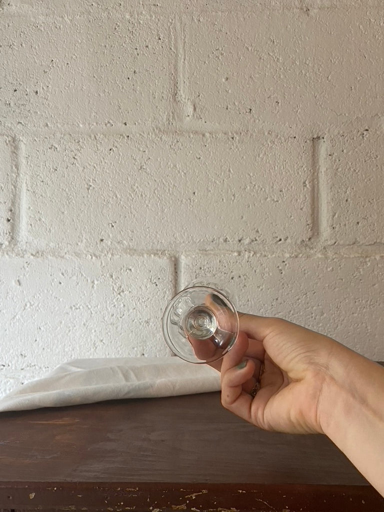 Verres anciens à pied