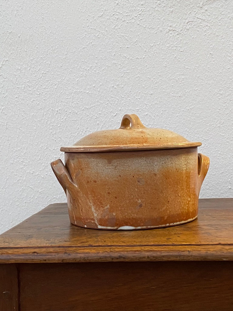 Ancienne gamelle en terre