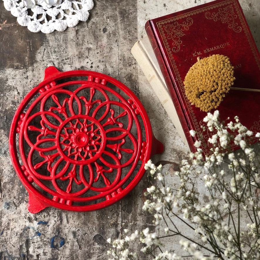 Dessous de plat en fonte