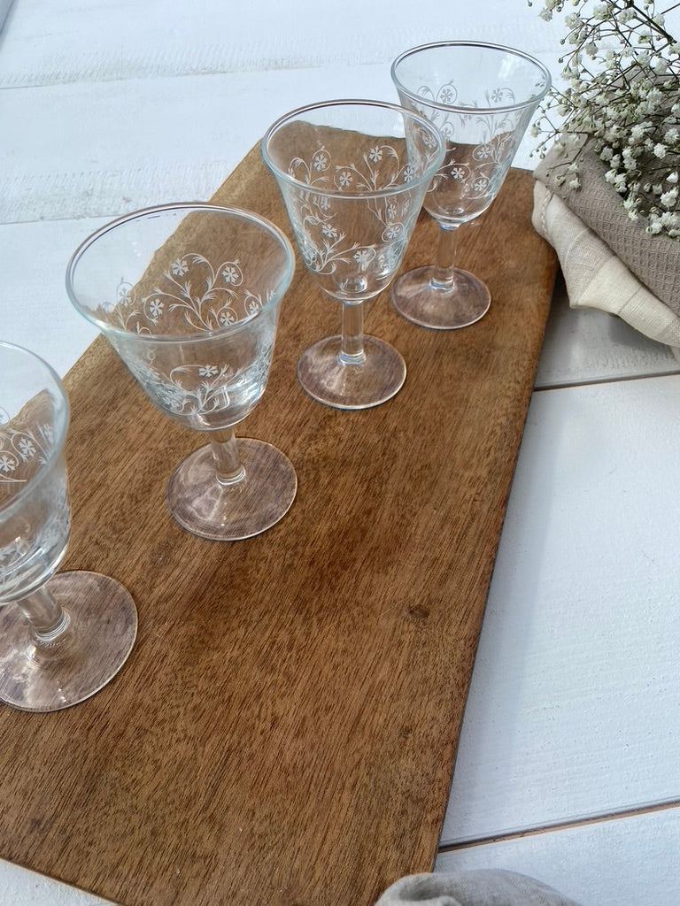 Verres à pied (arabesque)