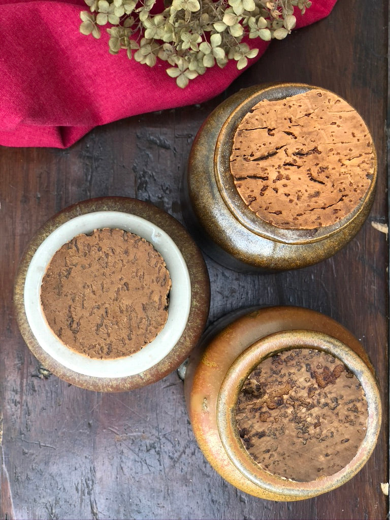 Anciens pots en grès