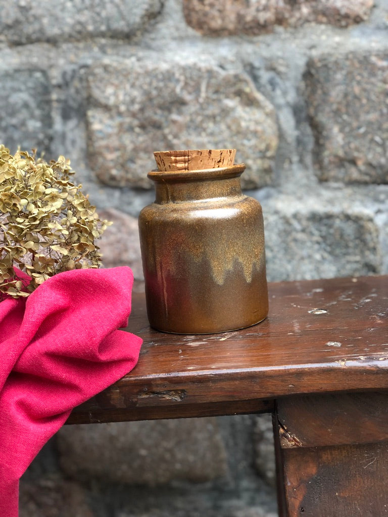 Anciens pots en grès