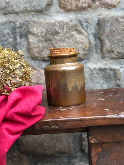 Anciens pots en grès