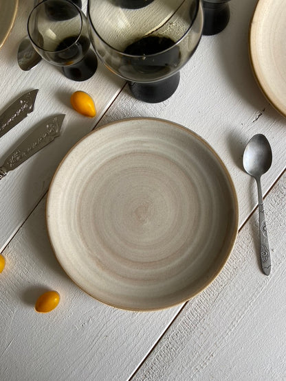 Assiettes grès blanchi