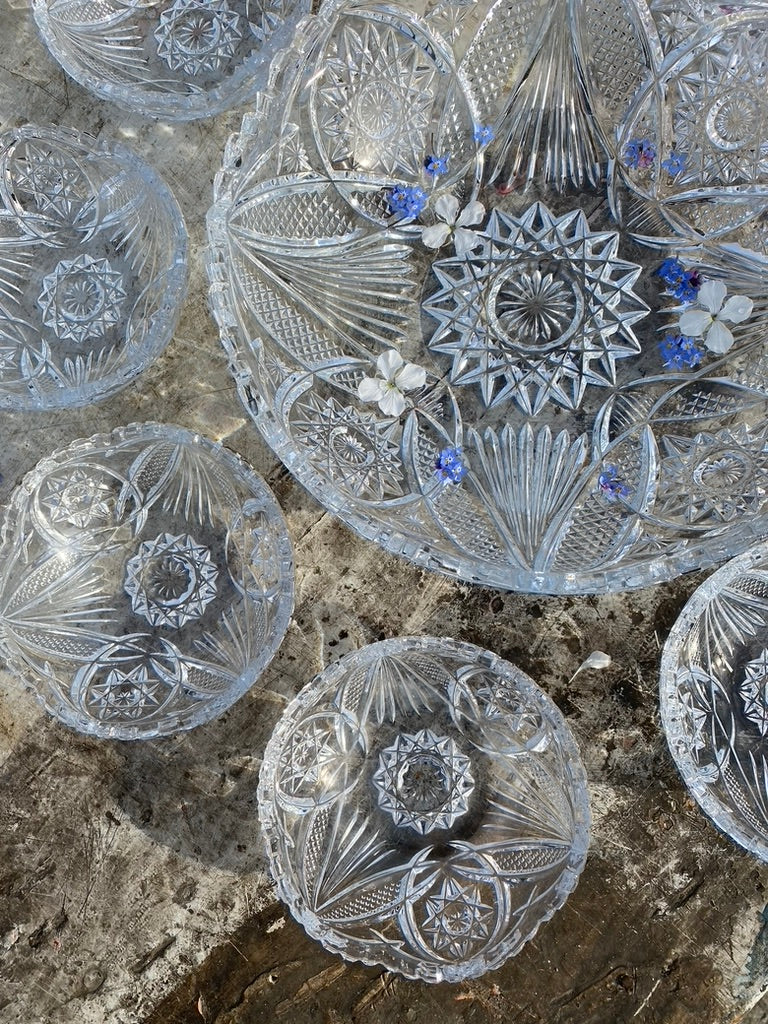 Service à dessert en verre ciselé