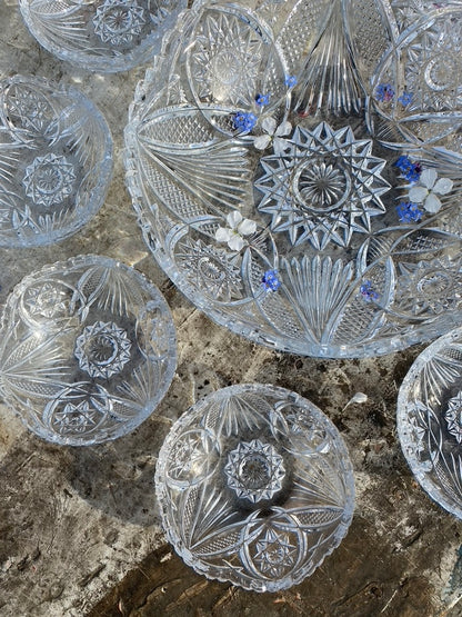 Service à dessert en verre ciselé