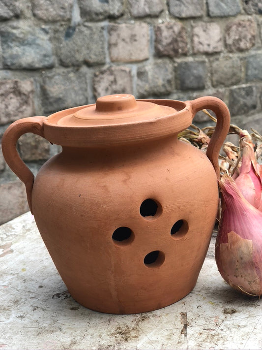 Pot à Oignons en Terre
