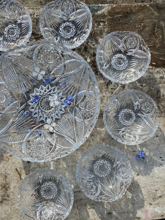 Service à dessert en verre ciselé