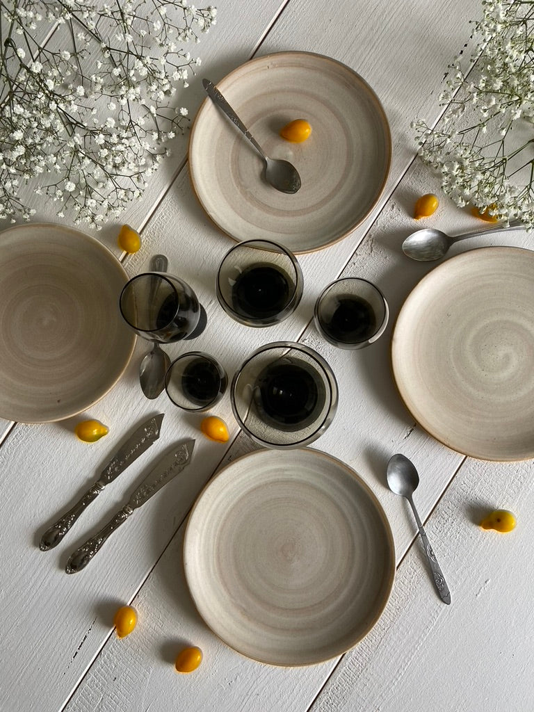 Assiettes grès blanchi