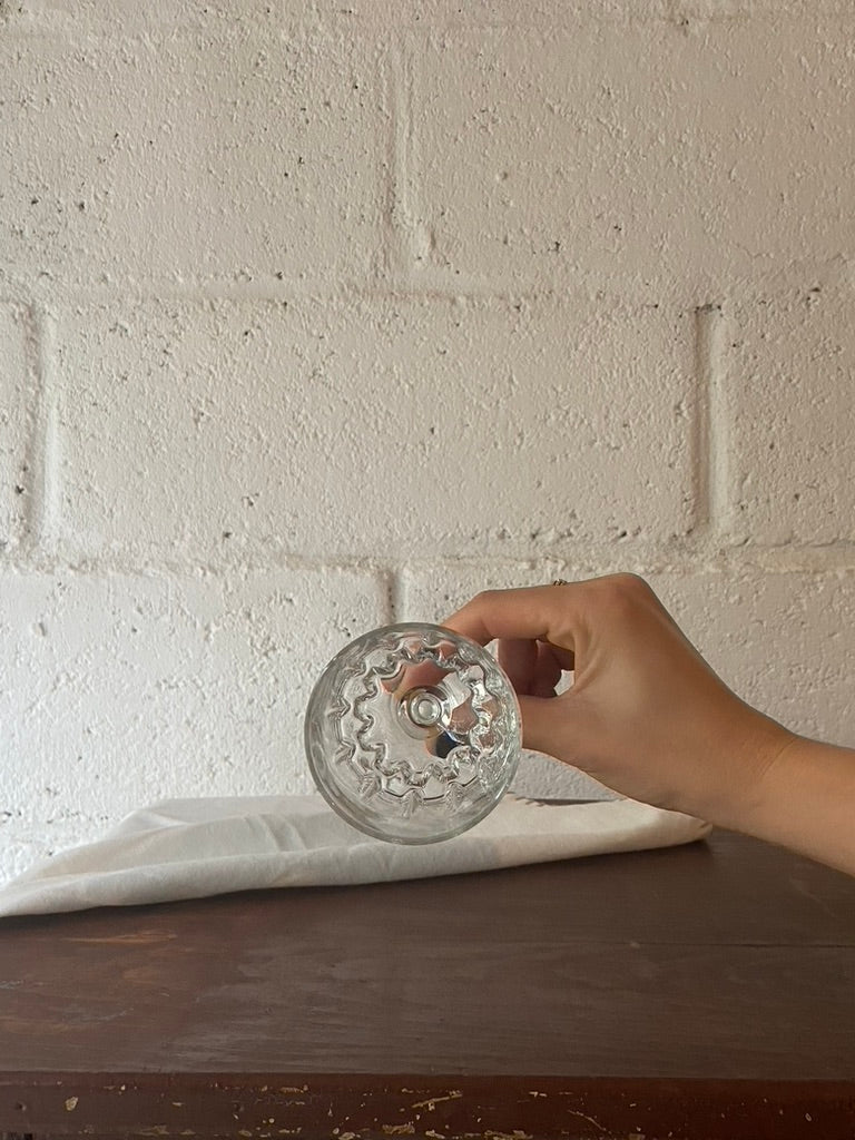 Verres anciens à pied