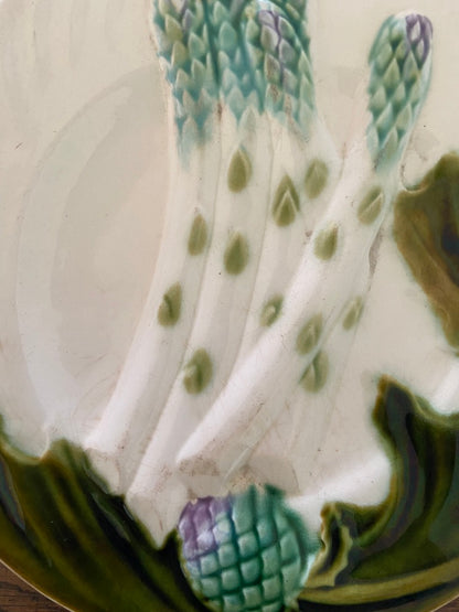 Assiette à asperges en Barbotine