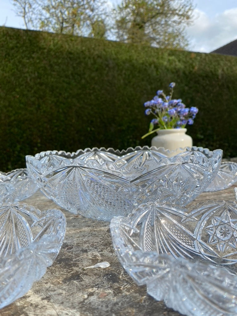 Service à dessert en verre ciselé