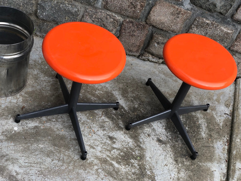 Ancien Tabouret d'Atelier