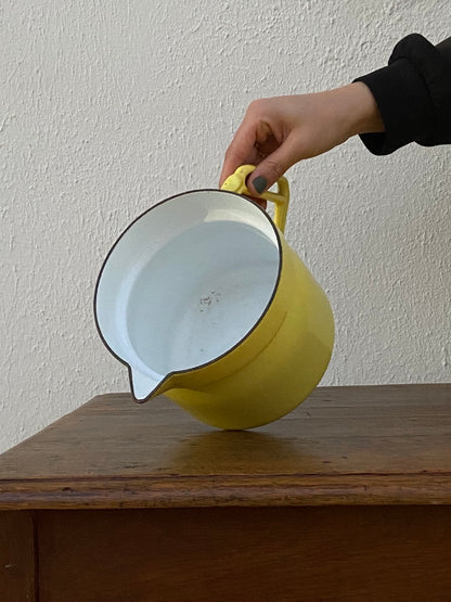 Pichet en fonte Jaune