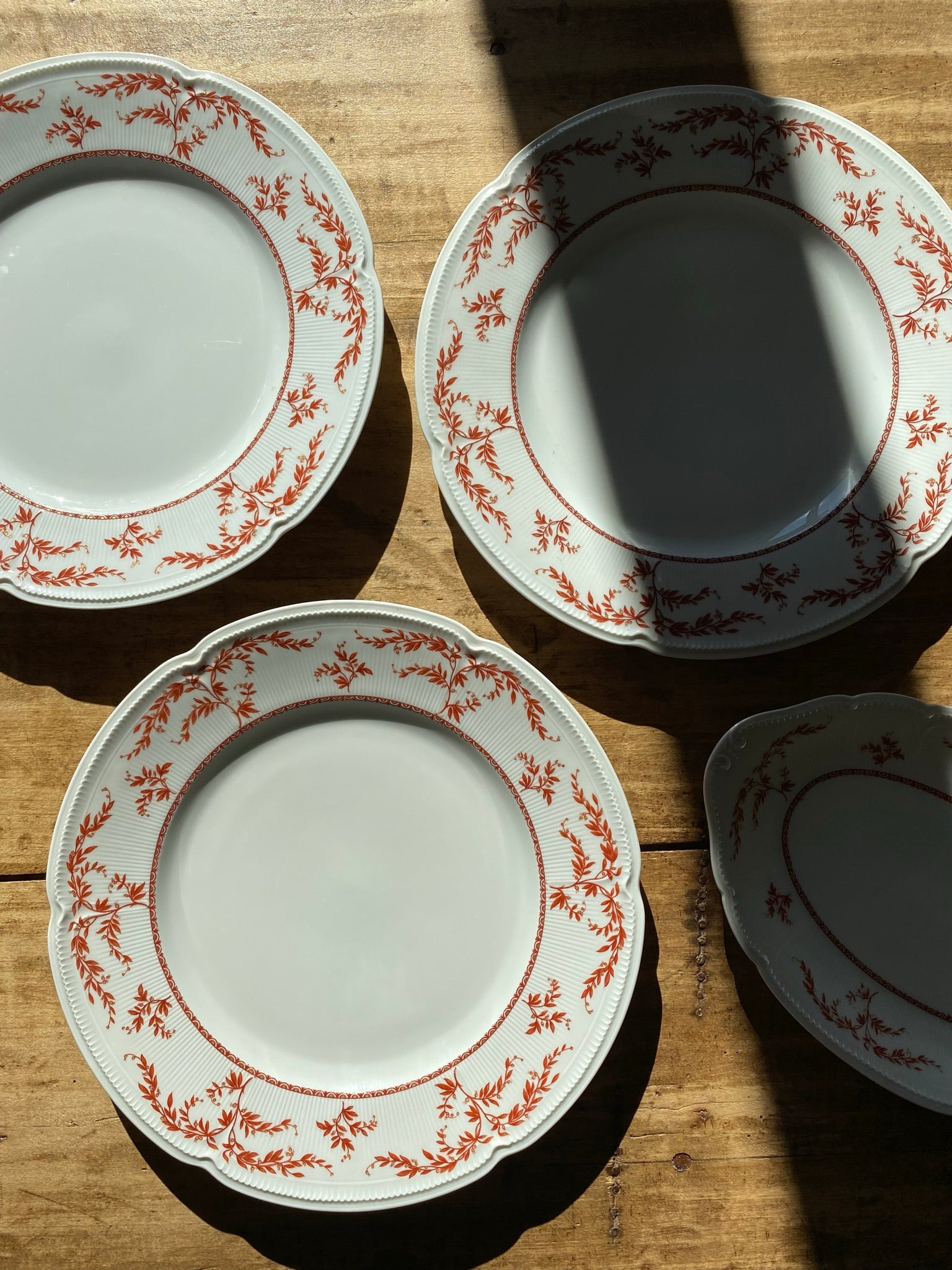 Porcelaine fine de Limoge Blanc&Bordeaux