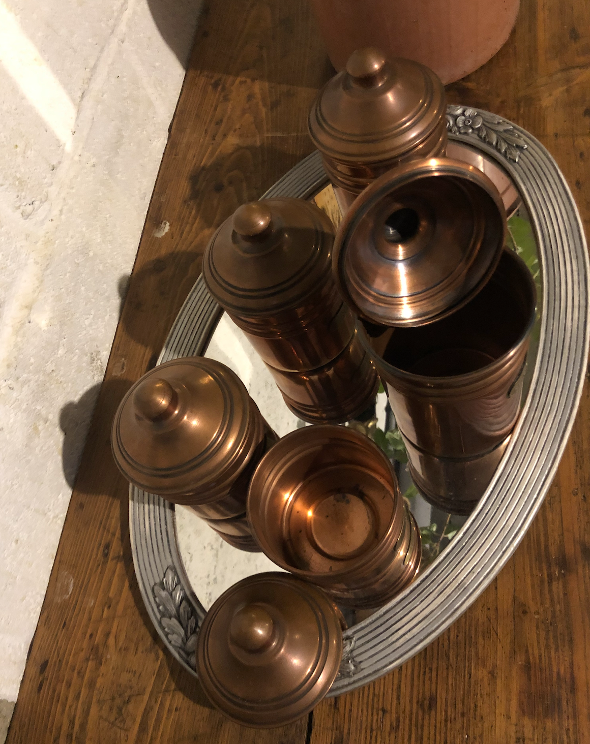 Suite de pots en cuivre