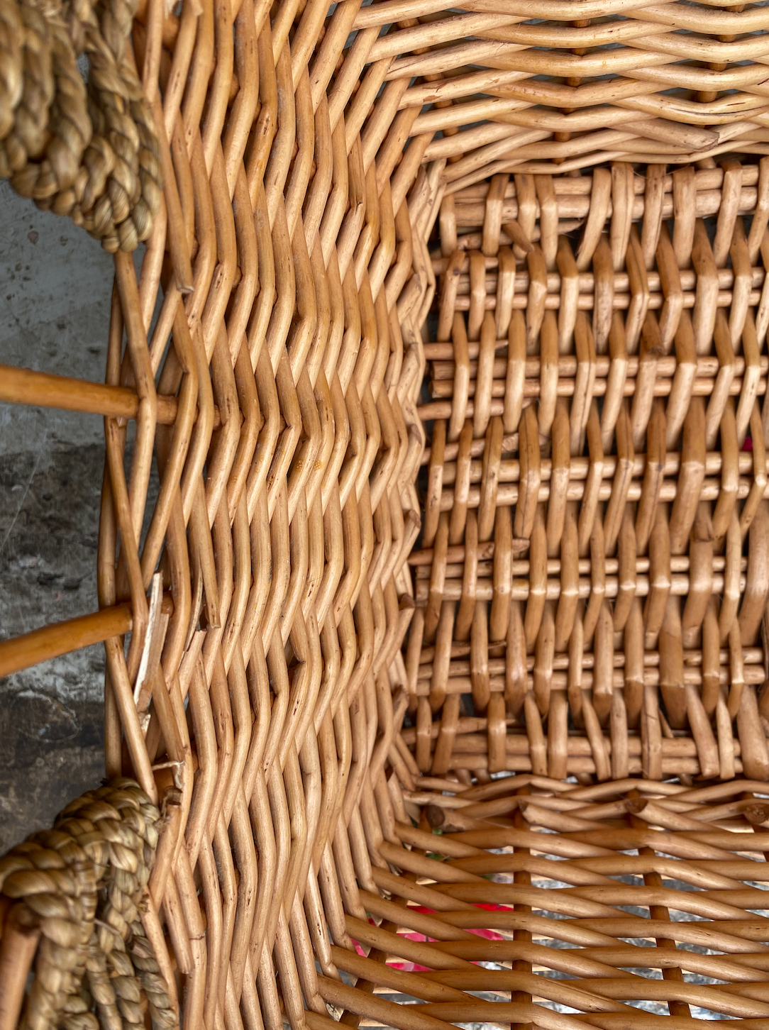 Grand panier osier, corde & bois