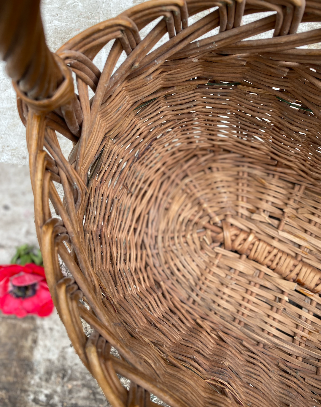 Ancien panier boule en osier