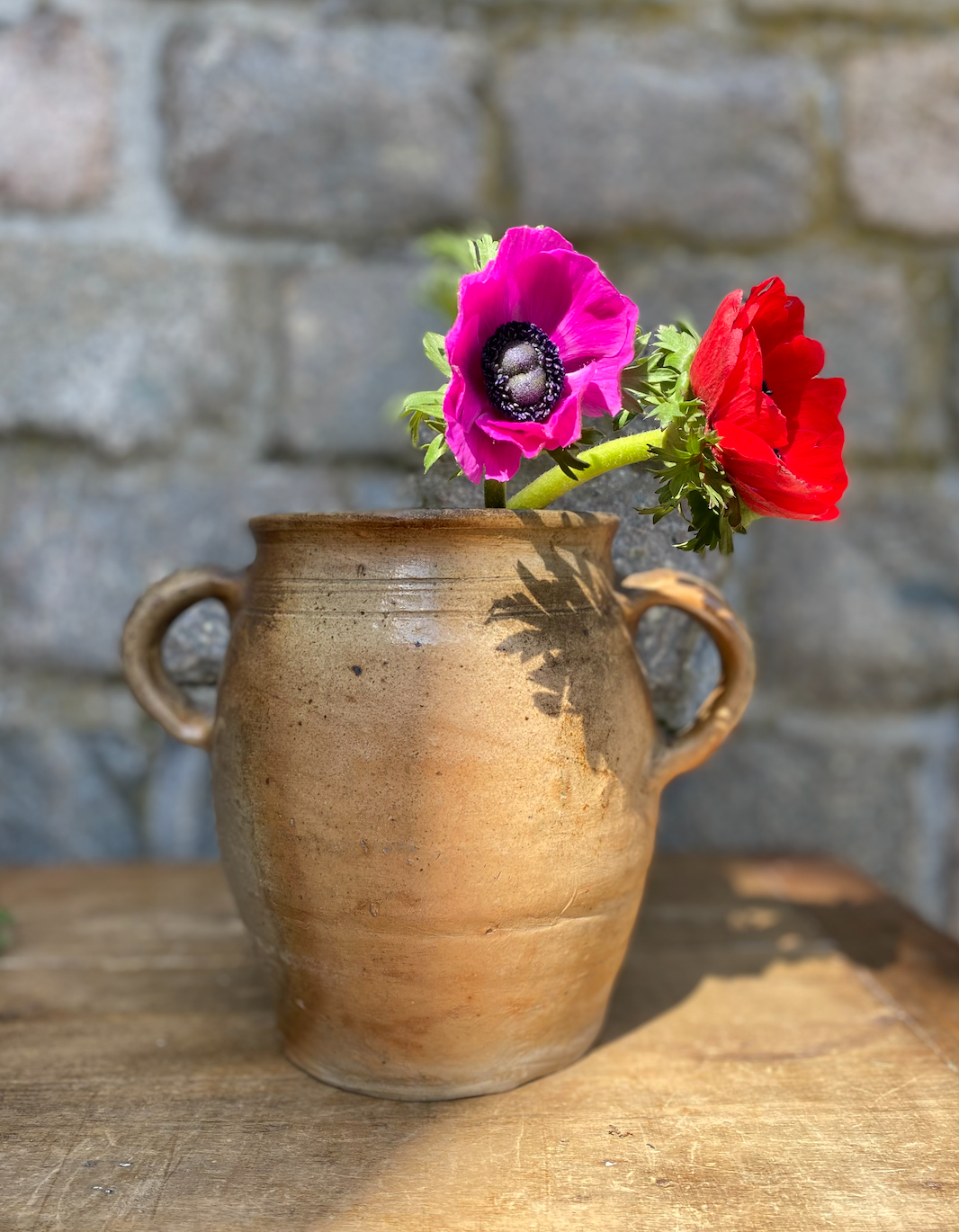 Pot en grès à oreilles