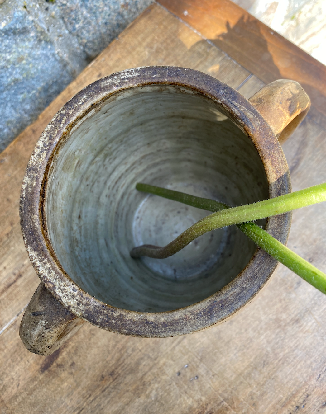 Pot en grès à oreilles
