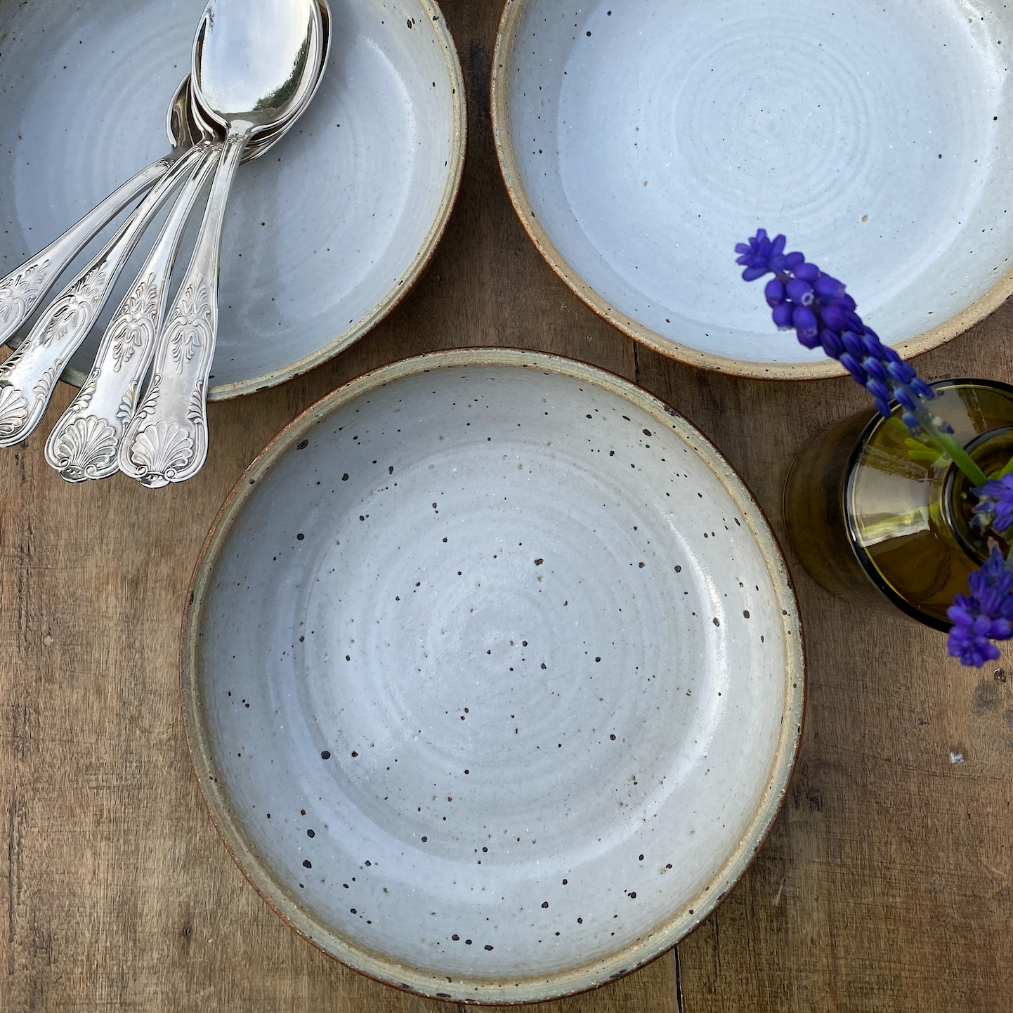 Assiettes céramique mouchetée