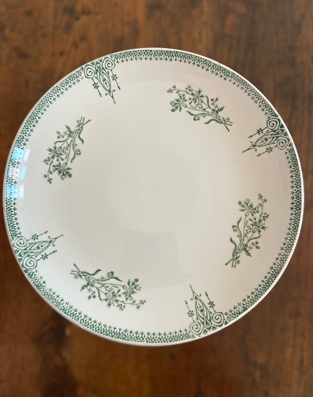 Plat piédouche Saint Amand