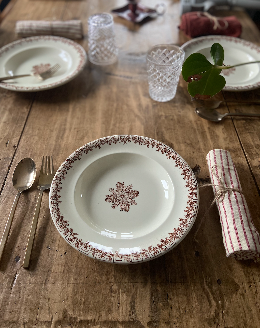 Assiette Terre de fer - Grec