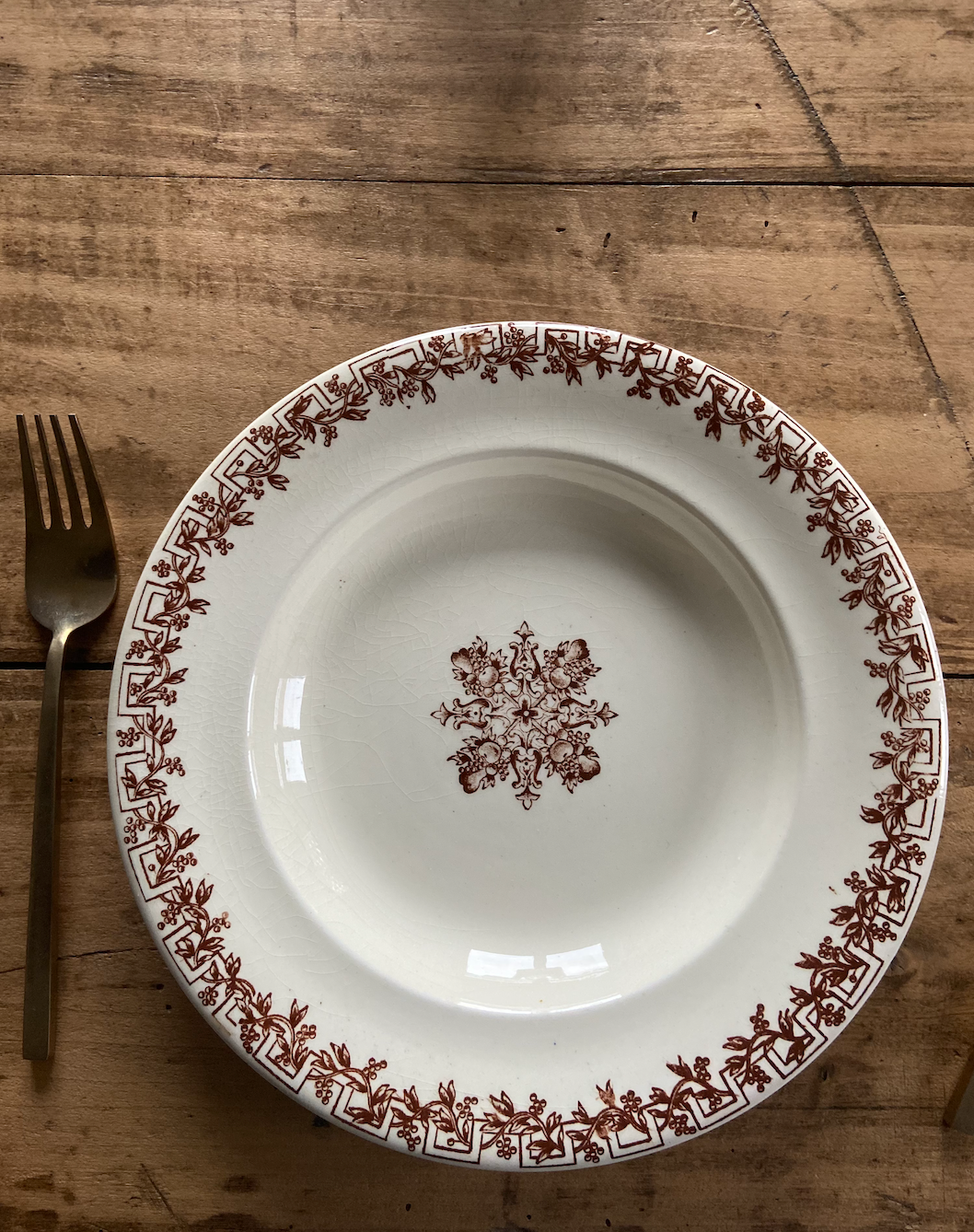 Assiette Terre de fer - Grec