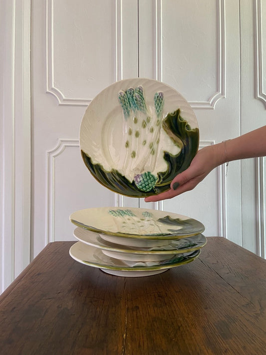 Assiette à asperges en Barbotine