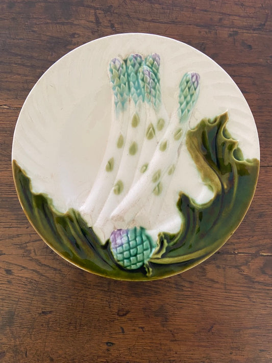 Assiette à asperges en Barbotine