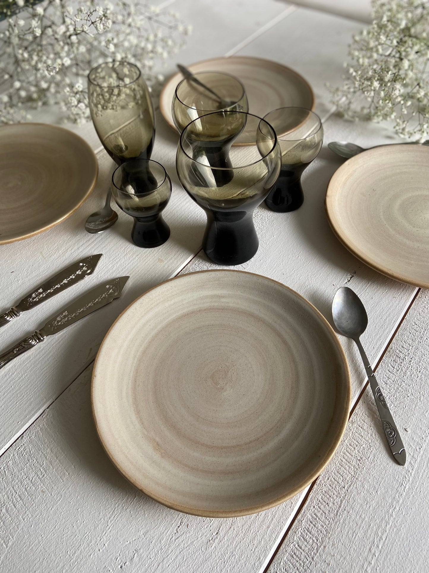 Assiettes grès blanchi