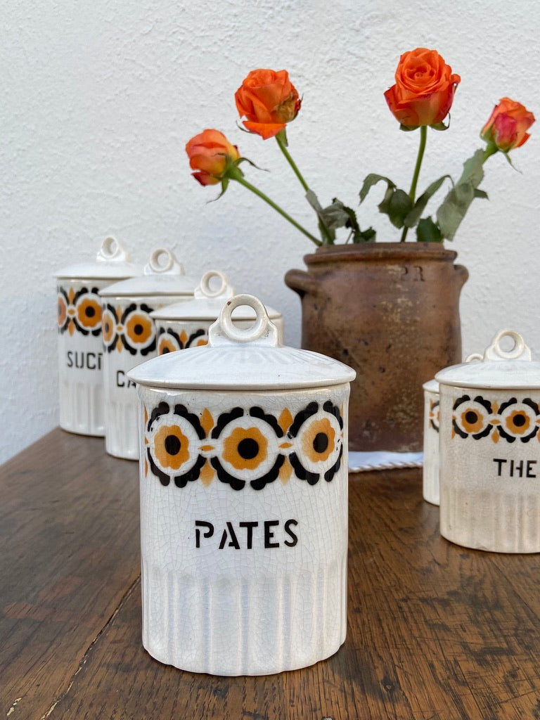 Suite de pots à épices