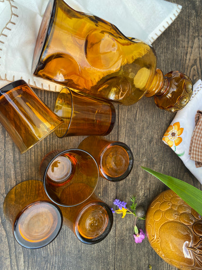 Carafe verte et verres Nestlé