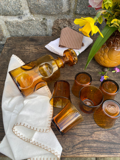 Carafe verte et verres Nestlé