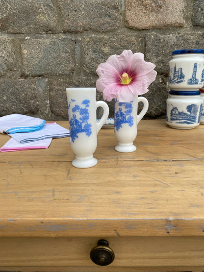 Soliflore opaline scène bucolique bleue