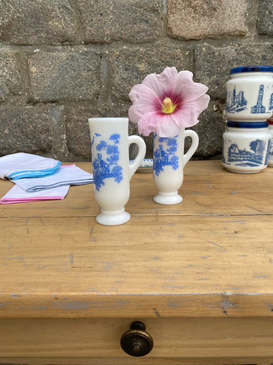 Soliflore opaline scène bucolique bleue