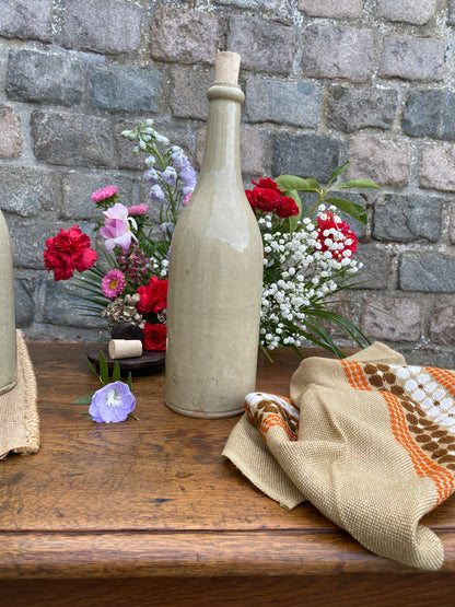 Bouteille ancienne grès blond