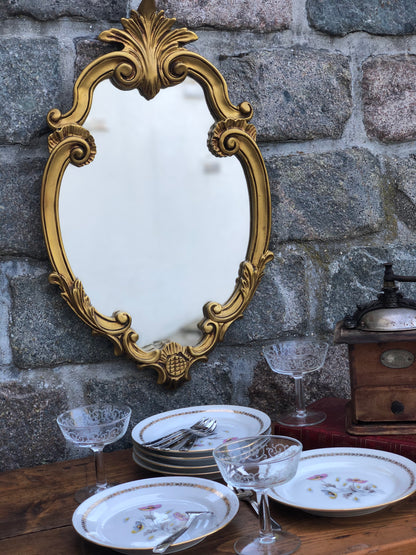 Ancien miroir doré travaillé