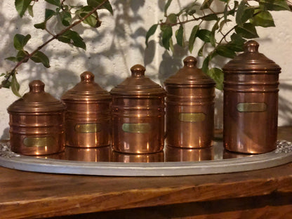 Suite de pots en cuivre