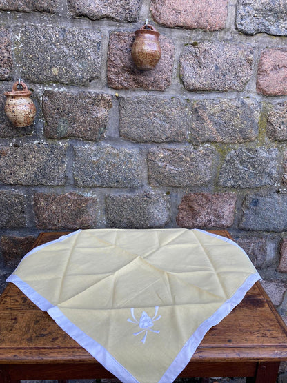 Serviettes & nappe jaune