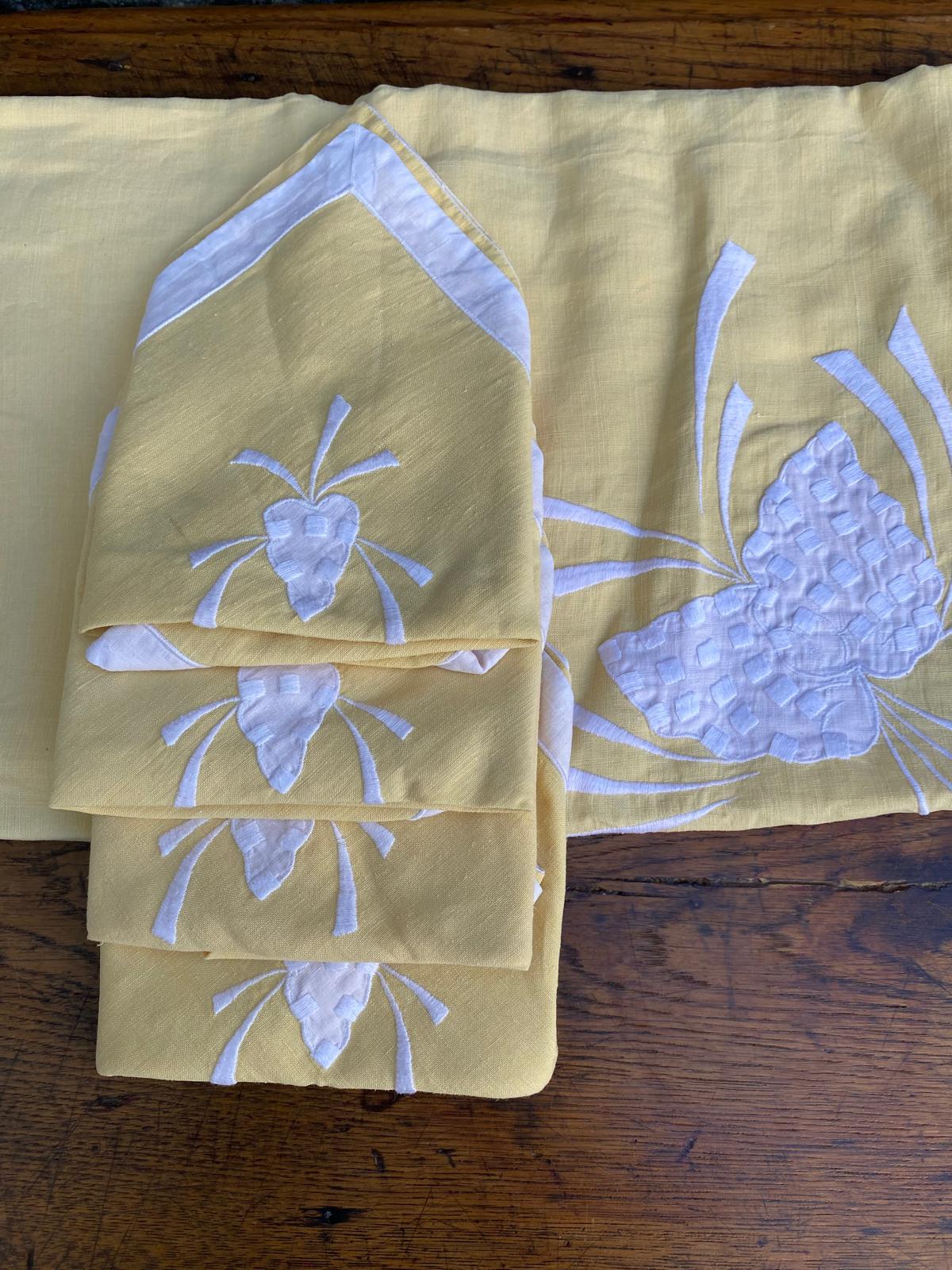 Serviettes & nappe jaune