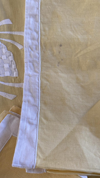 Serviettes & nappe jaune