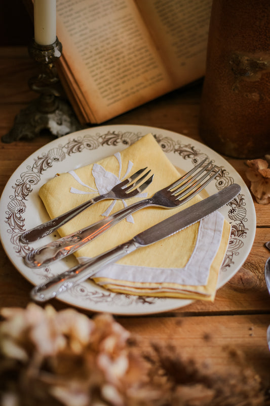 Serviettes & nappe jaune