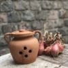pot oignon ancien en terre