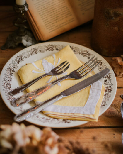 Serviettes & nappe jaune